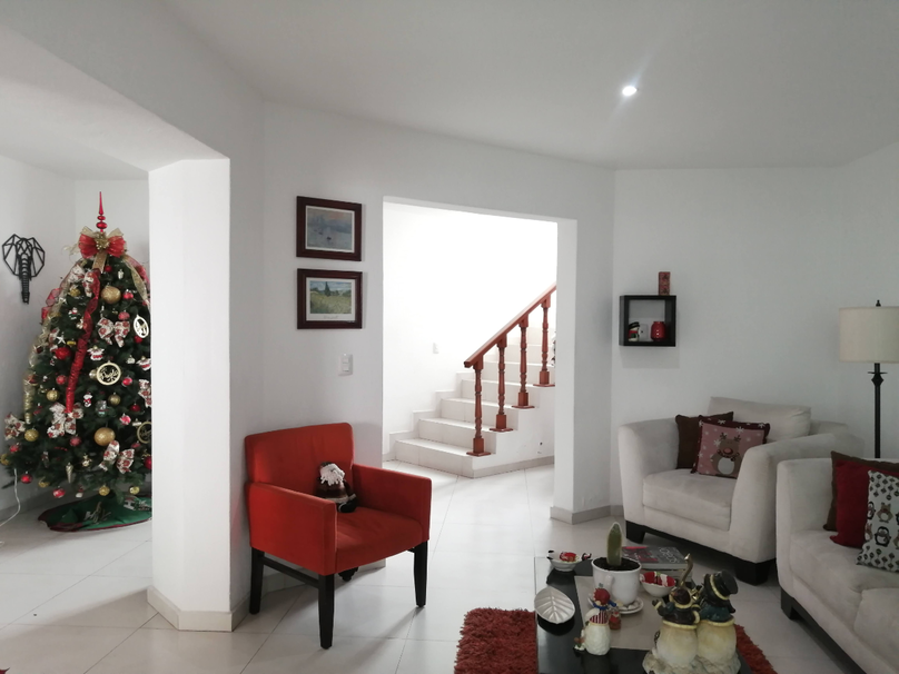 CASA EN VENTA FRENTE A PARQUE METROPOLITANO