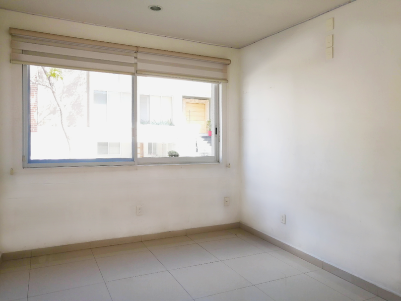 CASA EN VENTA EN SOLARES COTO SENDEIRA