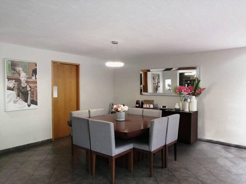 RESIDENCIA EN VILLA UNIVERSITARIA