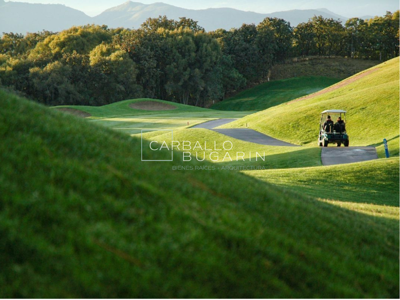 Increíble terreno en Venta en El Cielo con vista al campo de golf