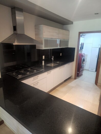 Se renta departamento en Torre Livorno