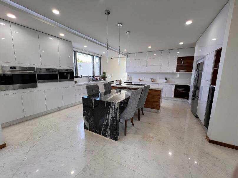 Espectacular residencia Regina en Fraccionamiento Ayamonte