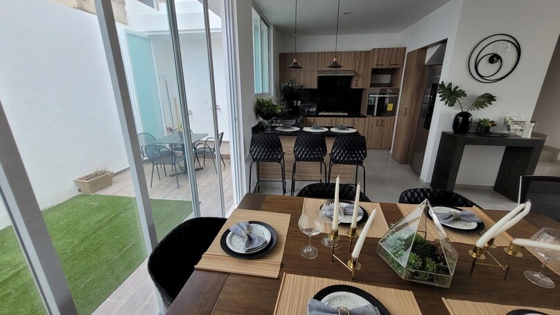SE VENDE CASA CON ROOF GARDEN DENTRO DE COTO VICENZA