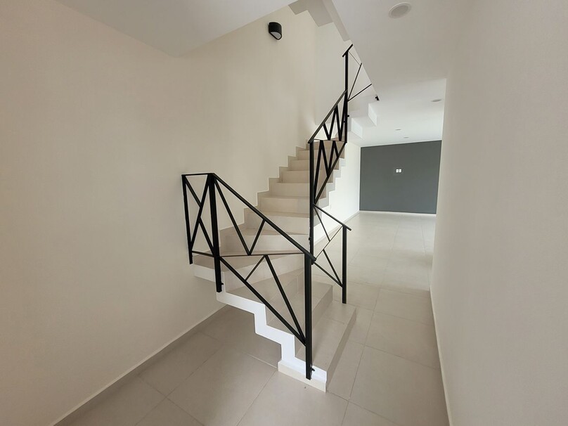 CASA NUEVA DENTRO DE COTO EN ZONA BOSQUES DE SANTA ANITA