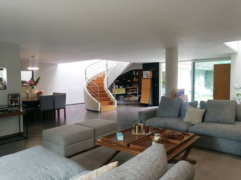 RESIDENCIA EN VILLA UNIVERSITARIA
