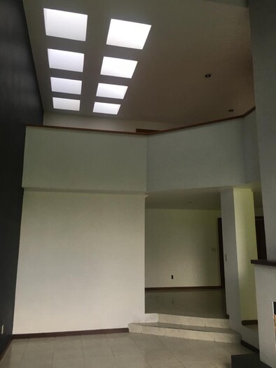 Se renta hermosa casa en Puerta de Hierro