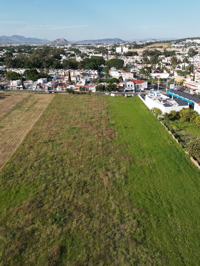 Se venden increibles terrenos comerciales sobre Servidor Publico