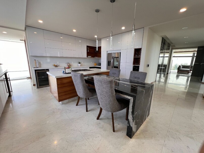 Espectacular residencia Regina en Fraccionamiento Ayamonte