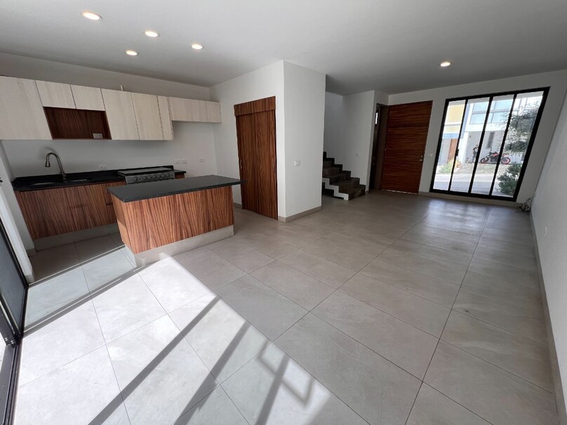 Se vende hermosa casa a estrenar en Capital Norte