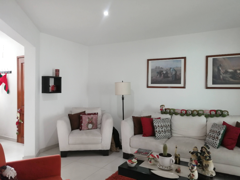 CASA EN VENTA FRENTE A PARQUE METROPOLITANO