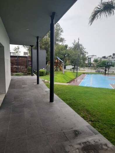 Se renta casa en Residencial Parque Virreyes