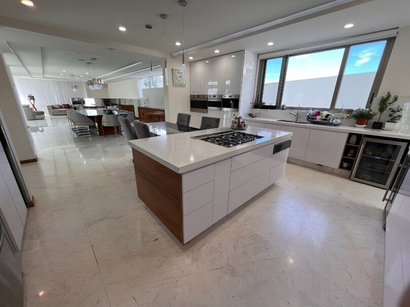 Espectacular residencia Regina en Fraccionamiento Ayamonte