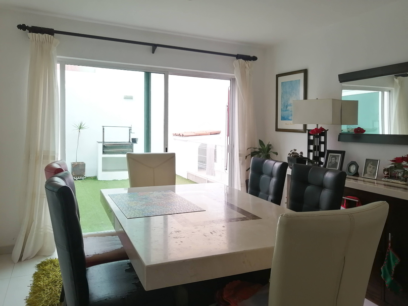 CASA EN VENTA FRENTE A PARQUE METROPOLITANO