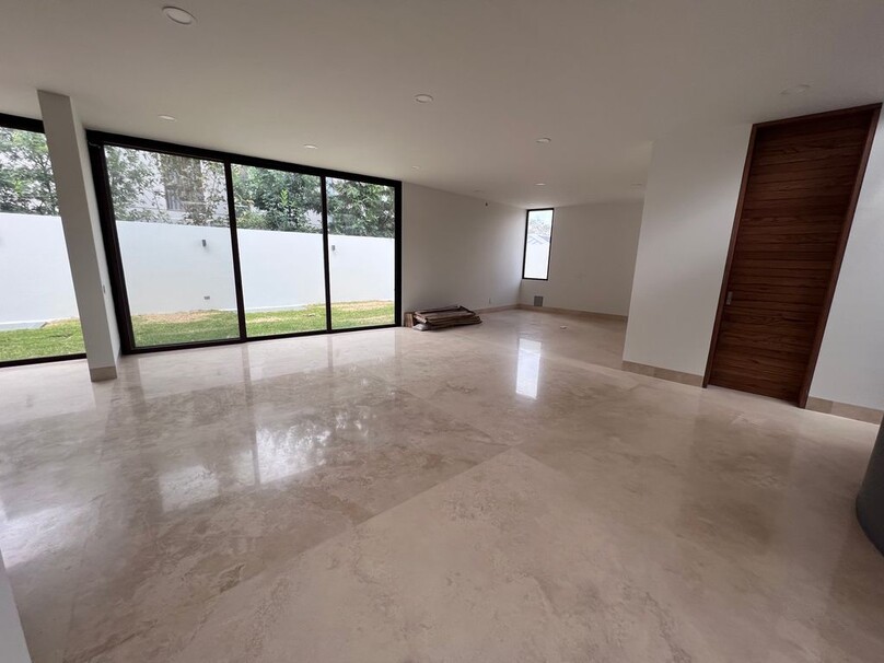 Hermosa casa en venta en Reserva Real