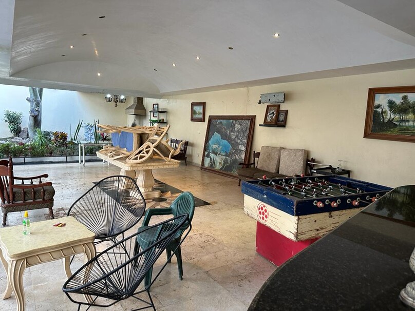 Se vende hermosa casa por carretera Tesistan y Base Aerea