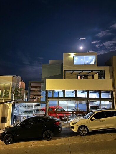 Se vende hermosa casa en Colinas de San Isidro