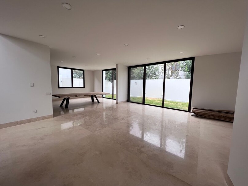 Hermosa casa en venta en Reserva Real