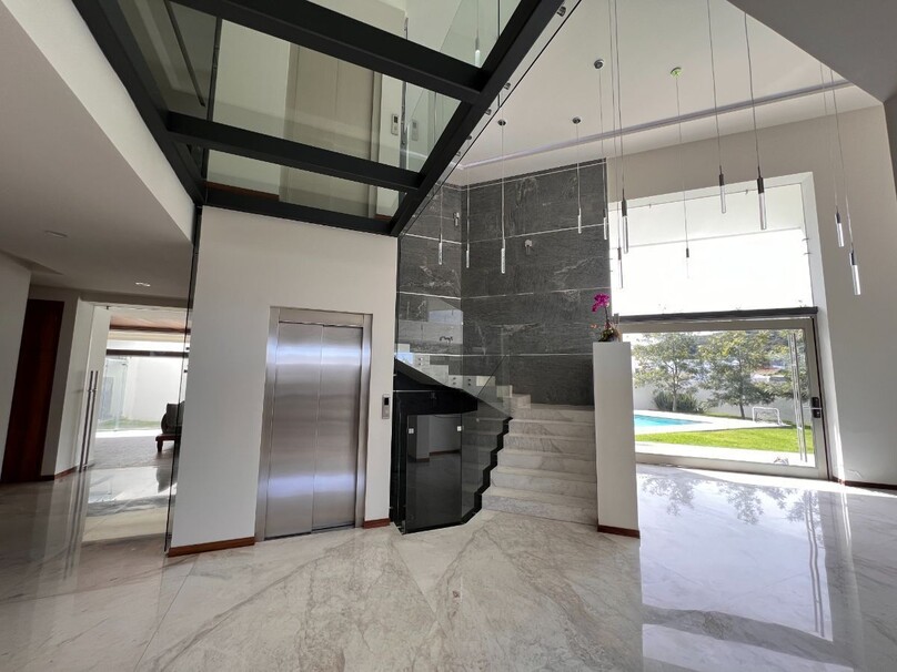 Espectacular residencia Regina en Fraccionamiento Ayamonte