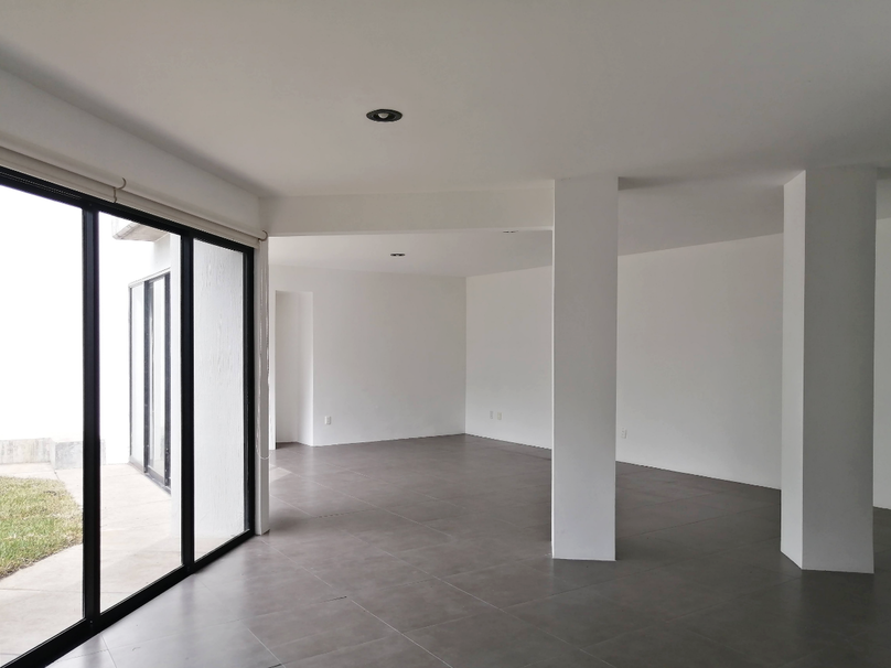 CASA EN VENTA EN BUGAMBILIAS 1a. SECCIÓN, ZAPOPAN