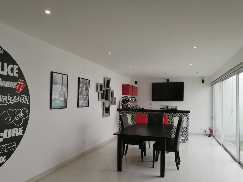 CASA EN VENTA FRENTE A PARQUE METROPOLITANO