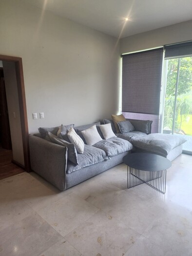 Se renta departamento en Torre Livorno