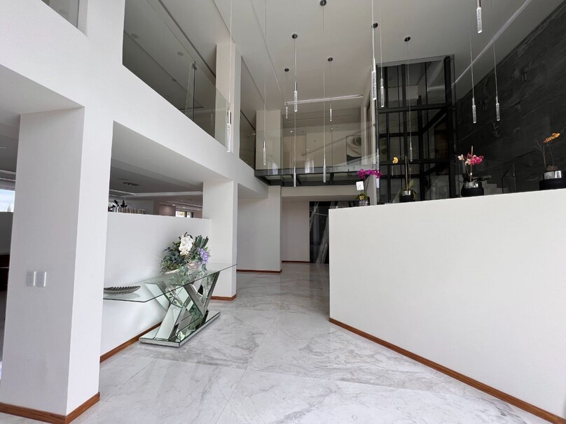 Espectacular residencia Regina en Fraccionamiento Ayamonte