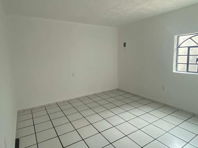 SE VENDE CASA TIPO DUPLEX , LISTA PARA HABITAR CON MUY BUENA UBICACIÓN.
