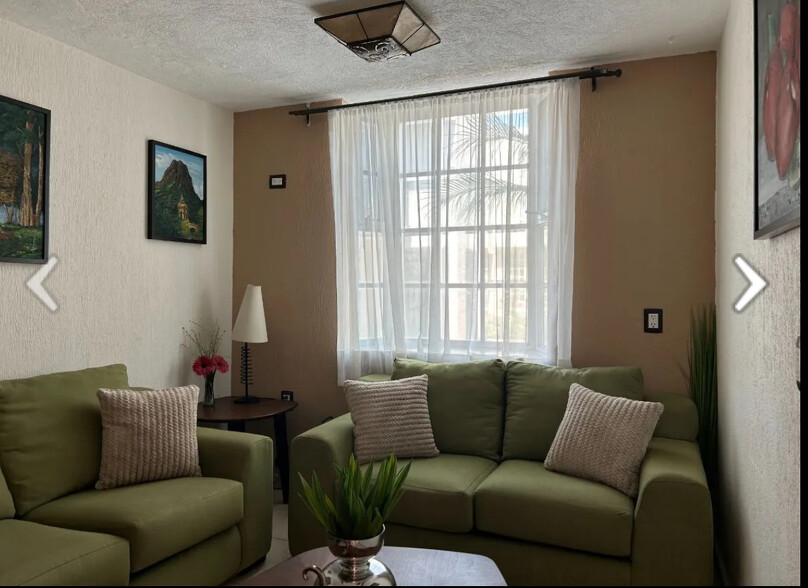 Casa en condominio en Jardines del Valle