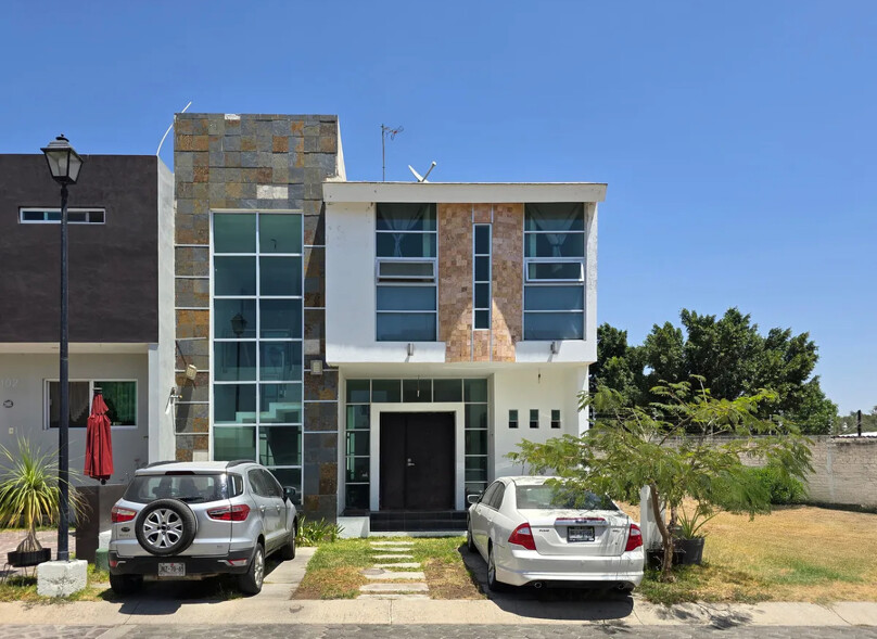 CASA EN VENTA EN CASA FUERTE, COTO EL CASTILLO