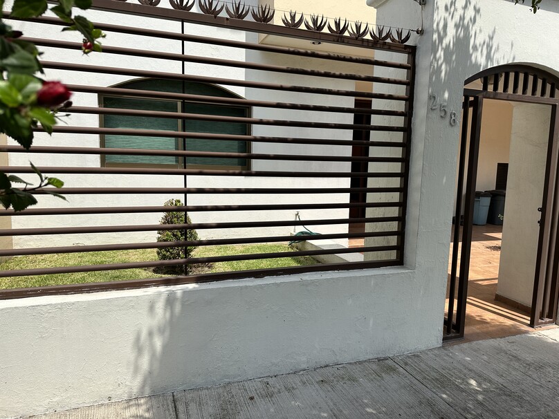 Se renta casa sobre George Haendel