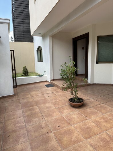 Se renta casa sobre George Haendel