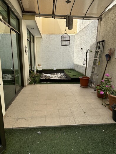 Se renta casa sobre George Haendel