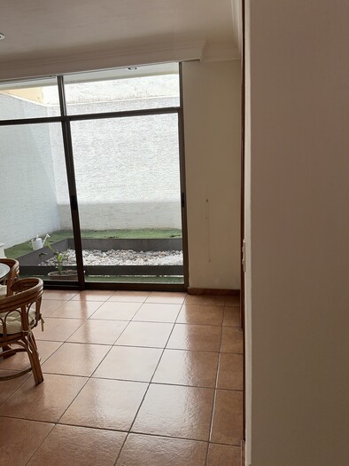 Se renta casa sobre George Haendel
