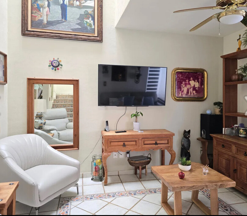 CASA EN VENTA EN PASEOS UNIVERSIDAD