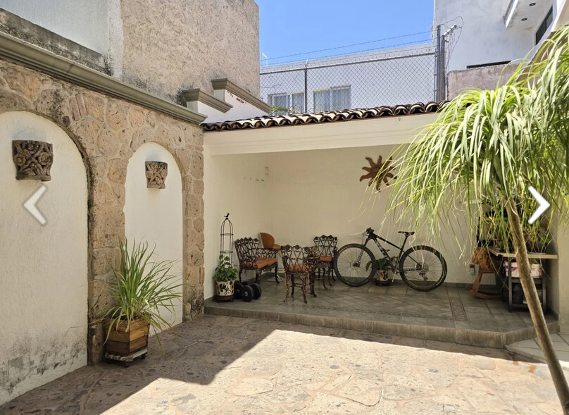 CASA EN VENTA EN PASEOS UNIVERSIDAD