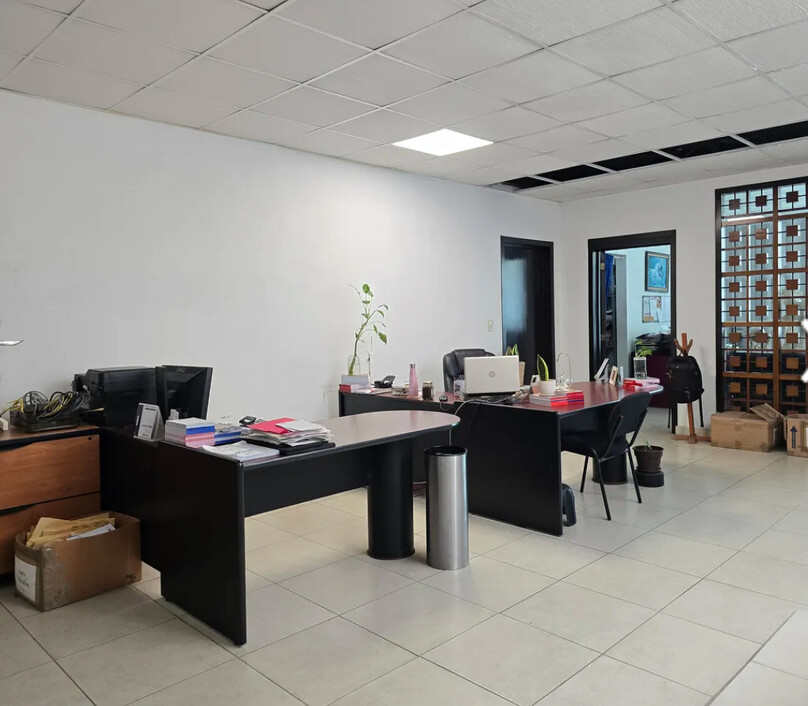 Bodega en venta en Jardines del Bosque