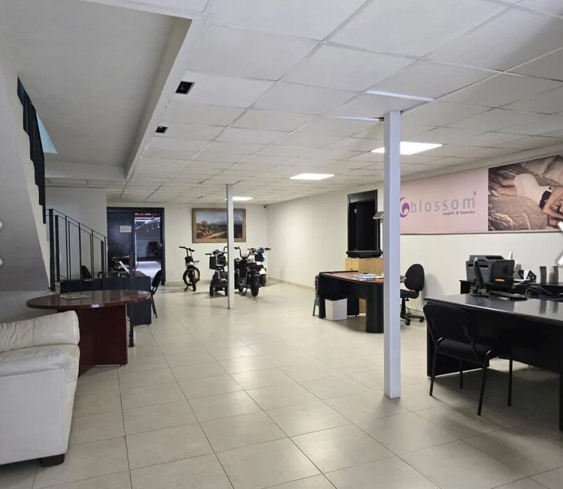 Bodega en venta en Jardines del Bosque