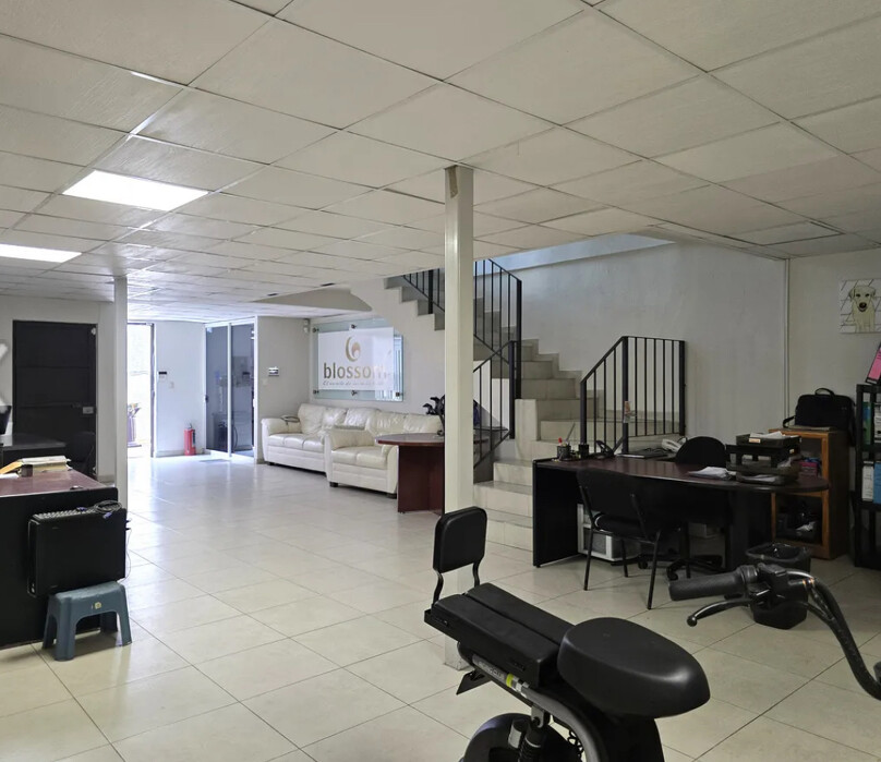 Bodega en venta en Jardines del Bosque