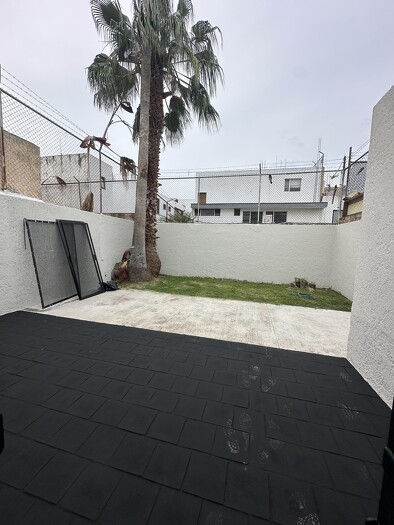 Se Renta casa en Jardines Universidad