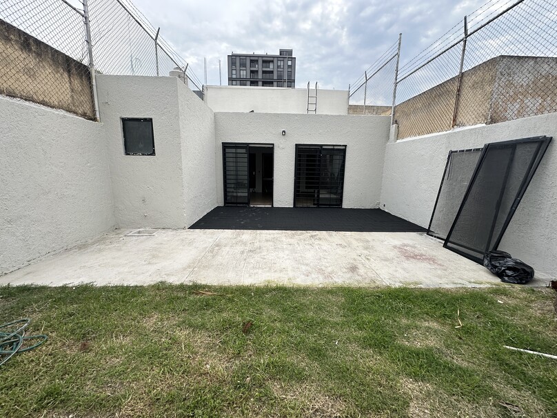 Se Renta casa en Jardines Universidad