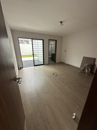 Se Renta casa en Jardines Universidad