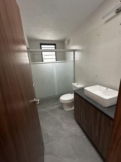Se Renta casa en Jardines Universidad