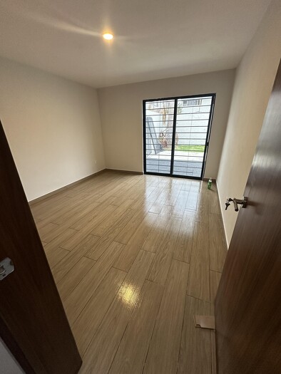 Se Renta casa en Jardines Universidad