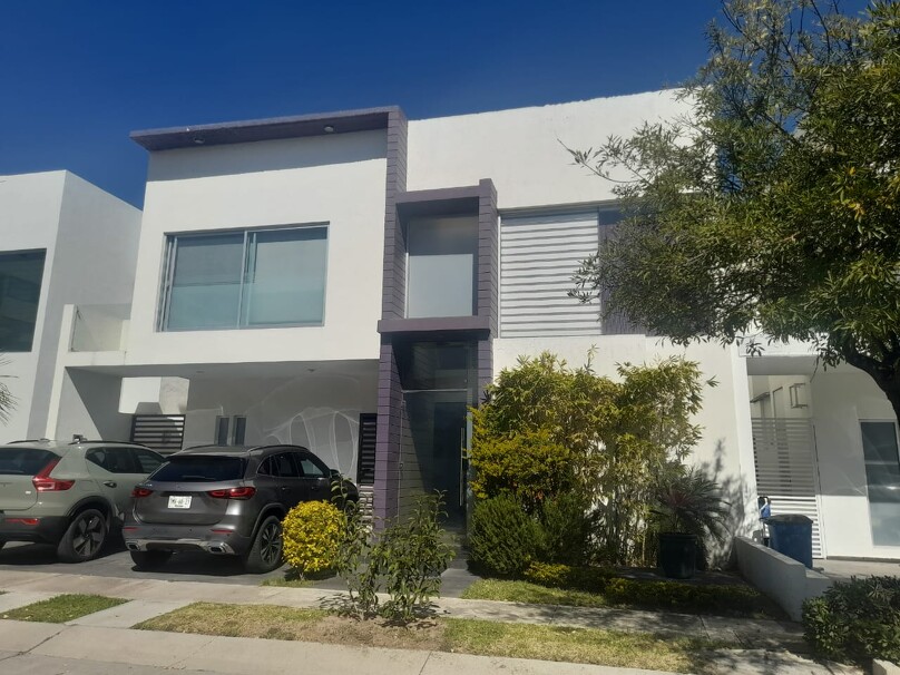 Se renta casa en Residencial Parque Virreyes