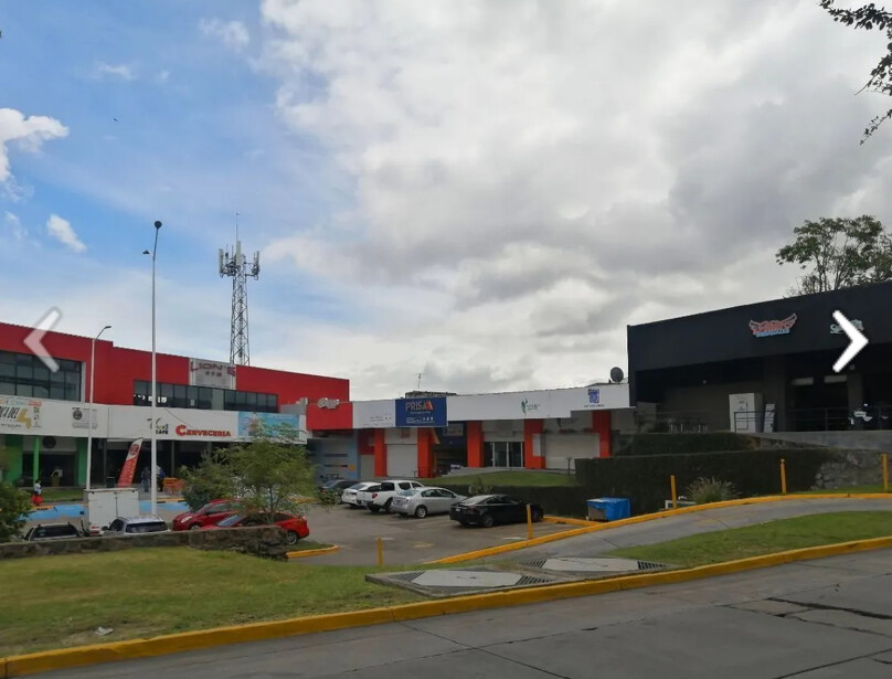 PLAZA COMERCIAL OPERANDO EN VENTA EN TERRALTA, TLAQUEPAQUE