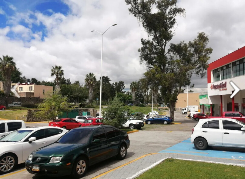 PLAZA COMERCIAL OPERANDO EN VENTA EN TERRALTA, TLAQUEPAQUE