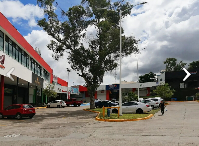 PLAZA COMERCIAL OPERANDO EN VENTA EN TERRALTA, TLAQUEPAQUE