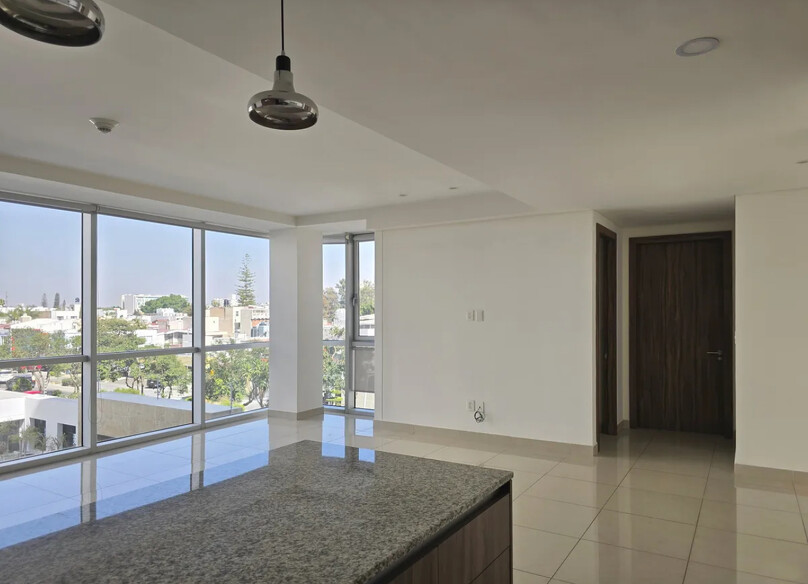Se renta departamento en Monraz