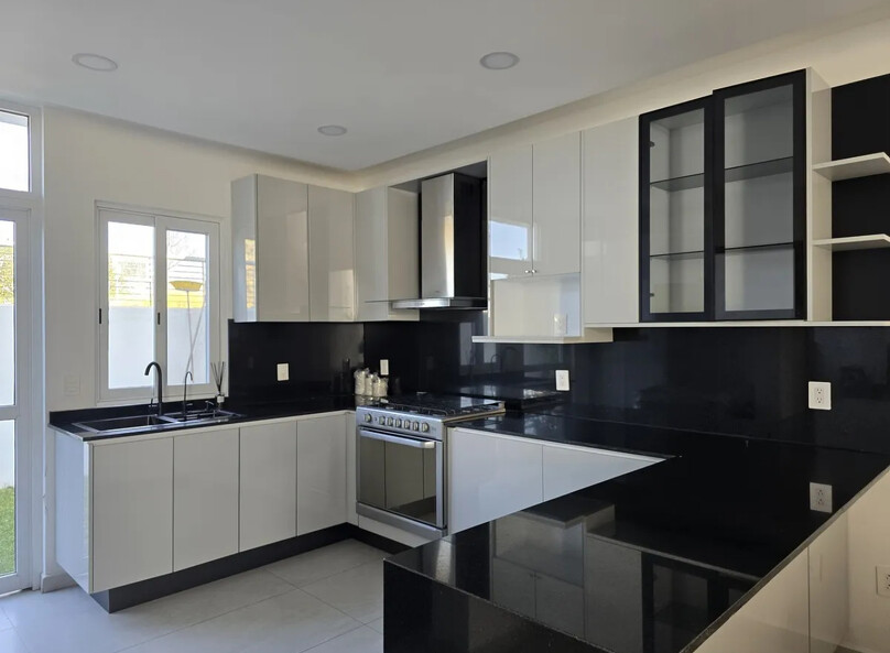 Se vende casa en Solares