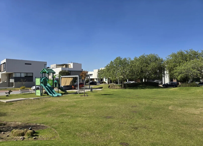 Se vende casa en Solares